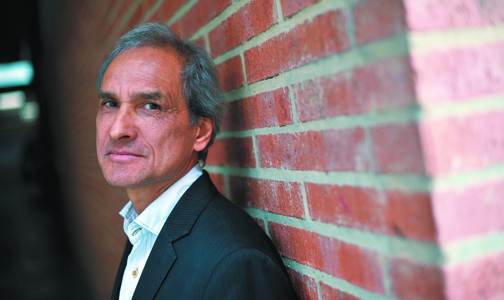 Julio Paredes fue editor en la Universidad de los Andes. Su obra literaria incluye libros como “Salón Júpiter y otros cuentos”, “29 cartas: autobiografía en silencio” y “Aves inmóviles”. / El Espectador