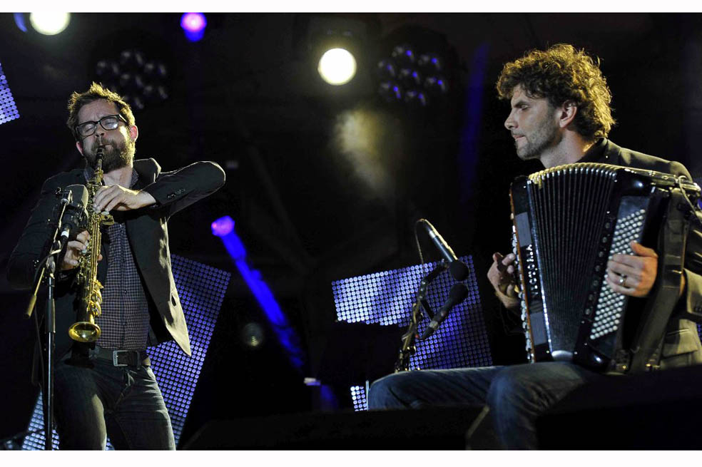 El acordeonista Vincent Peirani y el saxofonista Emile Parisien lanzaron este año el disco ‘Belle Époque’. / Jean Louis Neveu