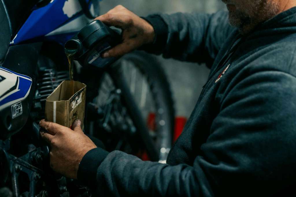 ¿Qué pasa si la moto se queda sin aceite y cuánto tiempo puede estar así?