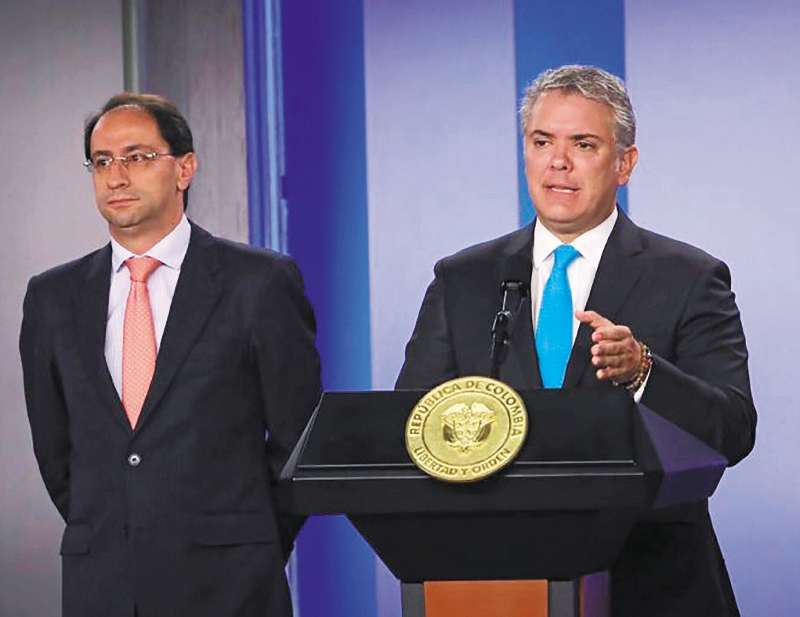 José Manuel Restrepo (izquierda), quien era ministro de Comercio hasta ayer, fue designado como nuevo ministro de Hacienda. / Presidencia.