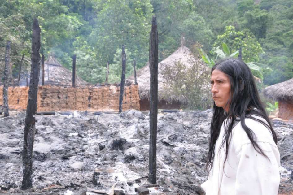 Así luce la zona de reuniones de los wiwa en la Sierra Nevada, tras el rayo que afectó a más de 30 miembros de la comunidad, 11 de los cuales murieron. / AFP-Defensoría del Pueblo