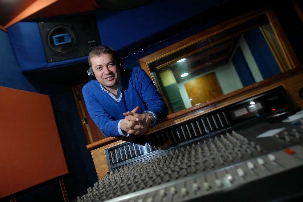 El Penchy Castro recuerda que gracias a su padre, quien era periodista, conoció de cerca el vallenato y a sus grandes exponentes. / Gustavo Torrijos - El Espectador