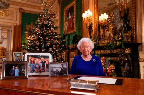 Reina Isabel II insta a avanzar hacia la reconciliación tras un 2019 accidentado