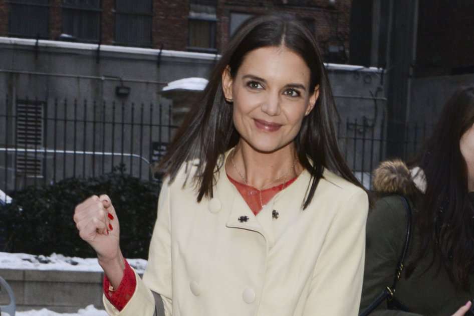 La artista Katie Holmes en las calles de Nueva York. / AFP