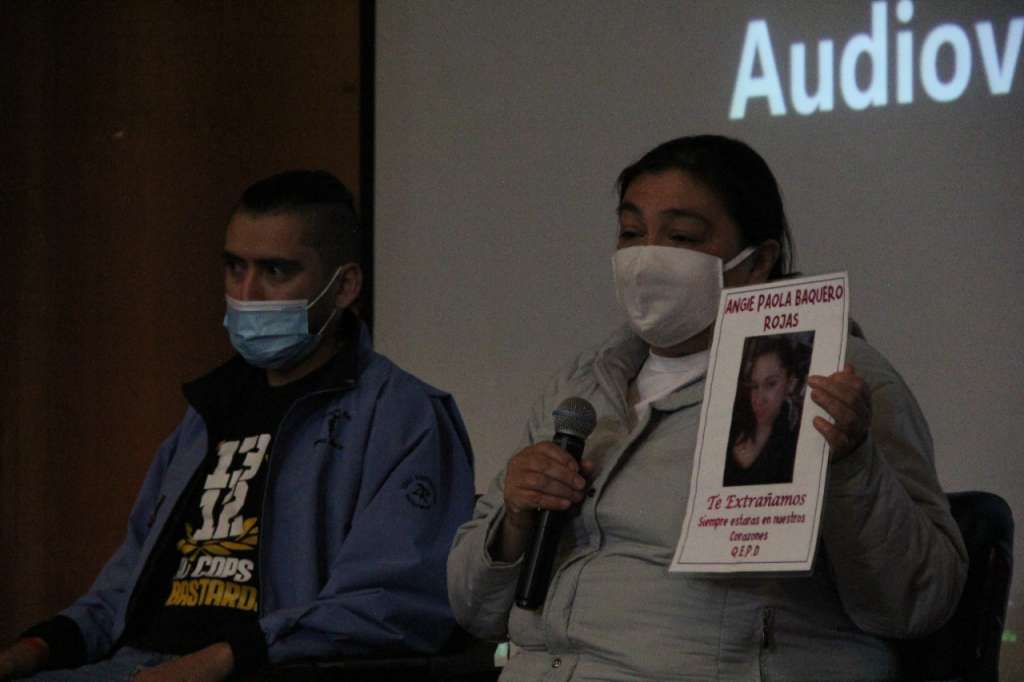 Doña Nury Rojas, durante evento de memoria. Salió del barrio Restrepo por amenazas.