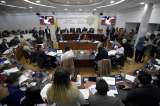 Los congresistas rebeldes que han ayudado a mantener a flote las reformas de Petro