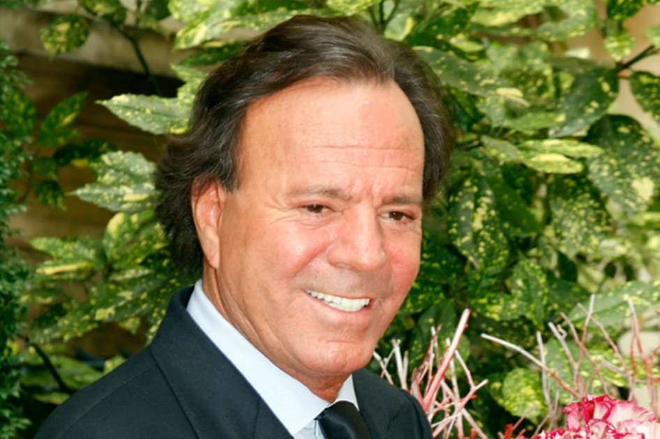 Julio Iglesias.