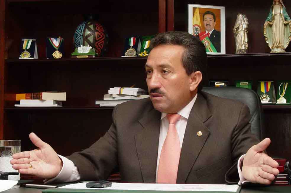 El coronel en retiro y exgobernador de Santander, Hugo Aguilar, condenado a 10 años de prisión por sus vínculos con los paramilitares de Santander. / El Tiempo