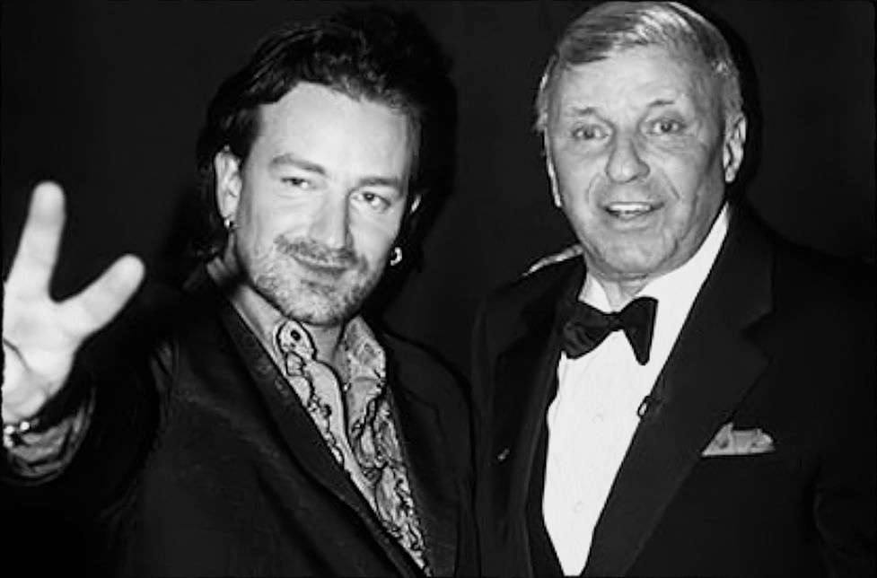 Bono y Frank Sinatra, en un encuentro en el año de 1993. / Cortesía
