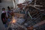 Una maestra devuelve las clases a 74 niños tras el terremoto en Venezuela
