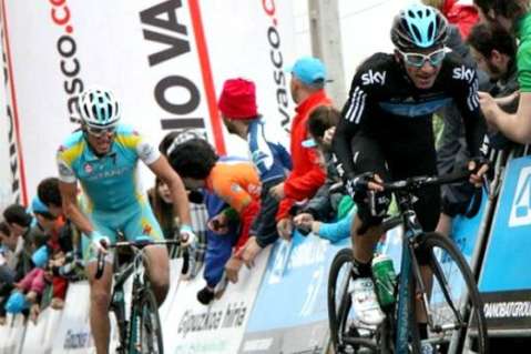 Tras la penúltima etapa, colombianos lideran Vuelta al País Vasco