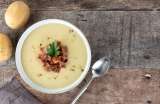 Esta es la receta para preparar una sopa de papa con tocineta