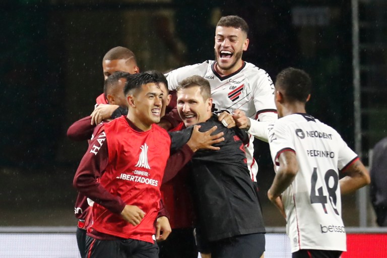 Copa Libertadores: Paranaense dio un golpe de autoridad y eliminó a Palmeiras