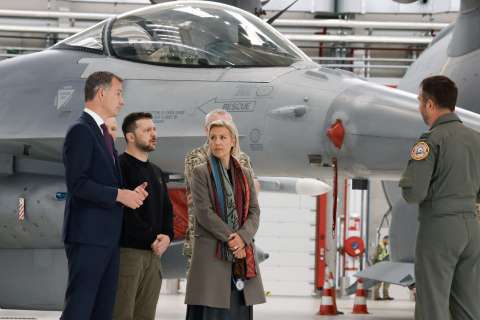 Ucrania recibe los primeros cazas F-16 para su guerra con Rusia