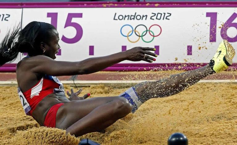 Caterine Ibargüen se baña de plata olímpica