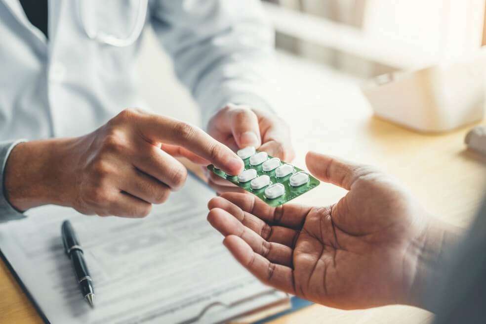 Para muchos colombianos reclamar sus medicamentos de EPS se convirtió en una encrucijada en tiempos de coronavirus. / Getty Images