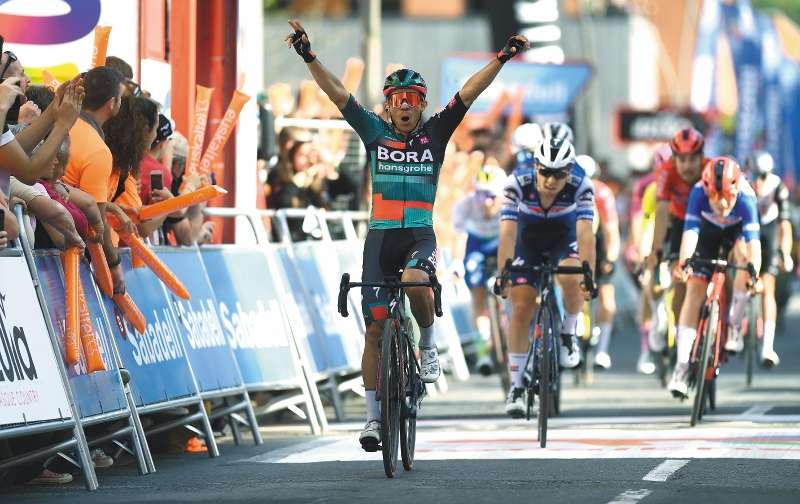 El antioqueño Sergio Higuita, del equipo Bora Hansgrohe, se impuso este viernes en el embalaje de la quinta etapa de la Vuelta al País Vasco.
