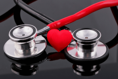 Las mujeres son más vulnerables a enfermedades del corazón: un experto lo explica