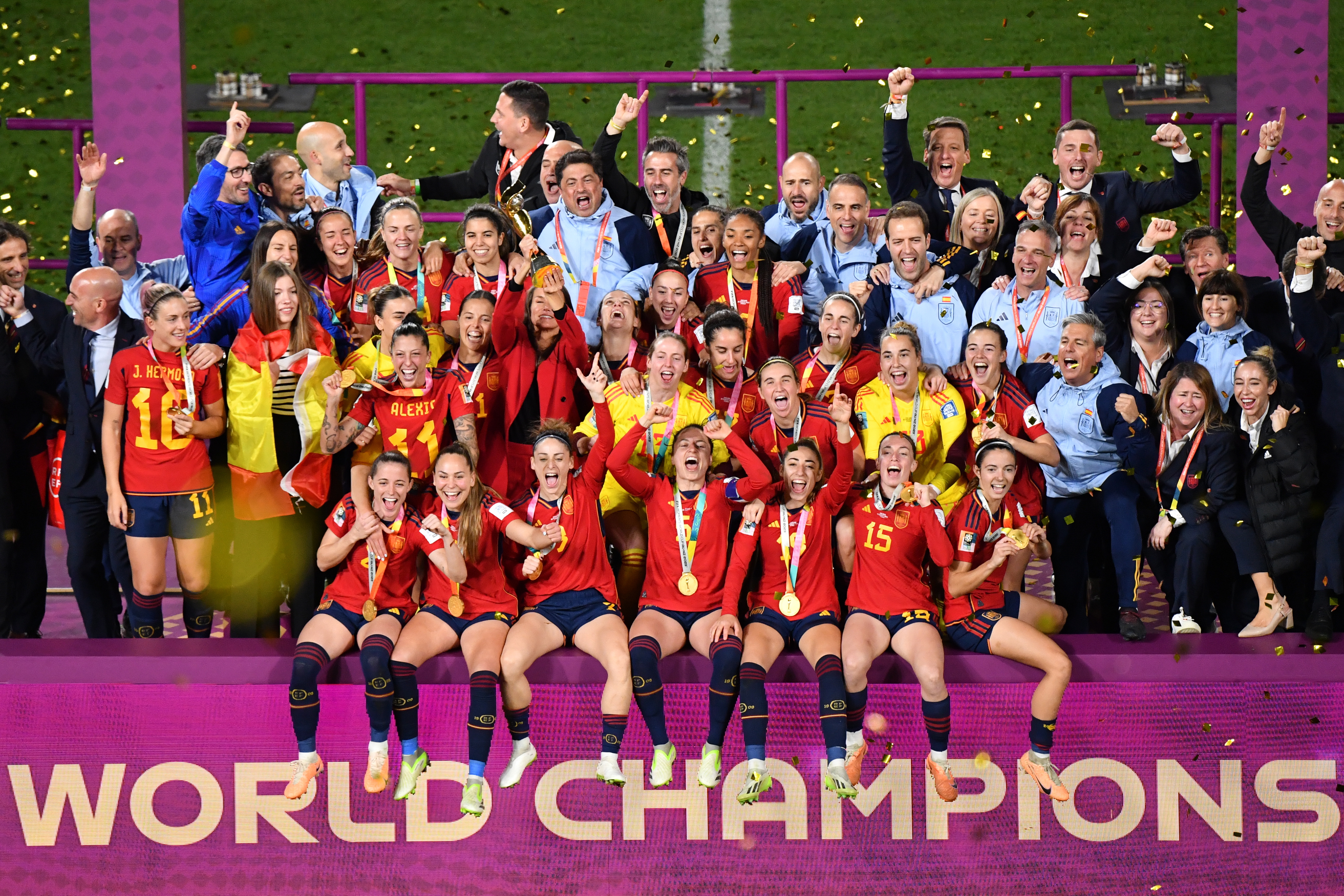 Sydney (Australia), 20/08/2023.- Spain'Äôs players celebrate after winning the FIFA Women's World Cup 2023 Final soccer match between Spain and England at Stadium Australia in Sydney, Australia, 20 August 2023. (Mundial de Fútbol, España) EFE/EPA/BIANCA DE MARCHI AUSTRALIA AND NEW ZEALAND OUT