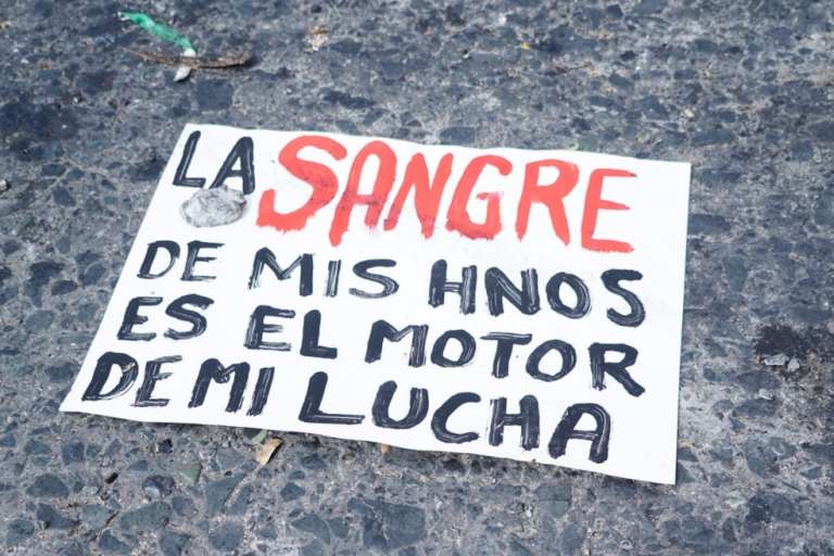 Siloé, al sur de Cali, es una de las zonas donde más se han presentado excesos y abusos policiales. Jóvenes piden paz y justicia.