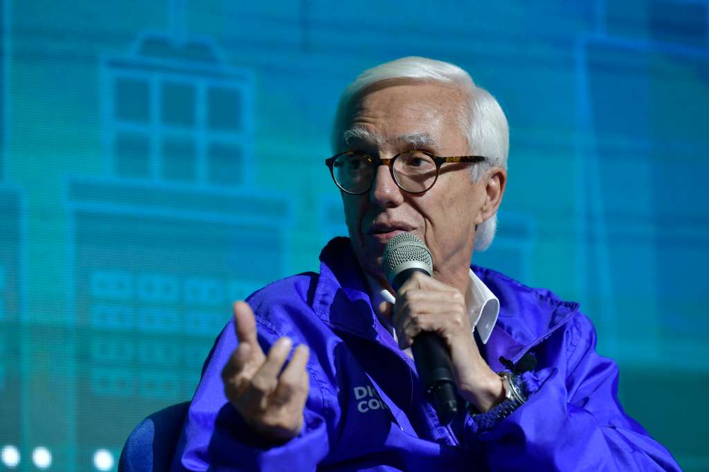 Candidato de Movimiento Dignidad a la alcaldía de Bogotá, en el foro "El futuro de la ciudad y la región", evento organizado por  El Espectador , Blu Radio, Caracol Televisión, en alianza con la Universidad Ean, Renault Sofasa, Uber, Contactar, Vanti y Olimpia IT.