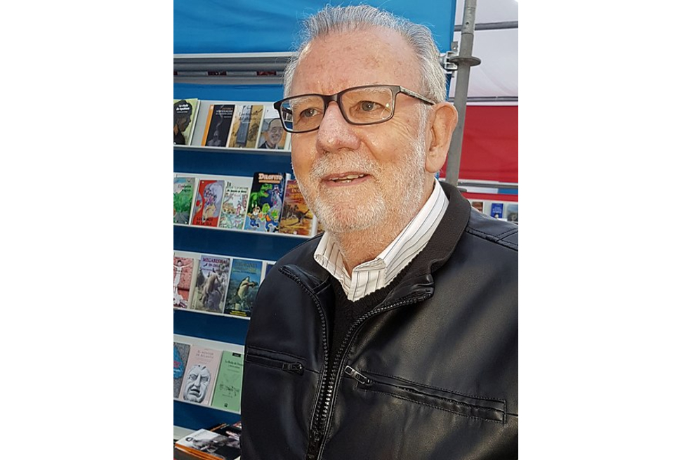 Las ofensas a la Iglesia eran entonces ofensas a la dictadura, y por esa razón Oscar Hahn pagó con creces por su “misterio gozoso”. Su libro "De mal de amor" fue censurado durante la dictadura de Pinochet.