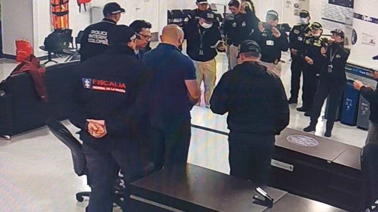 Coronel (r) Núñez, señalado de triple asesinato en Sucre, ya está en Colombia