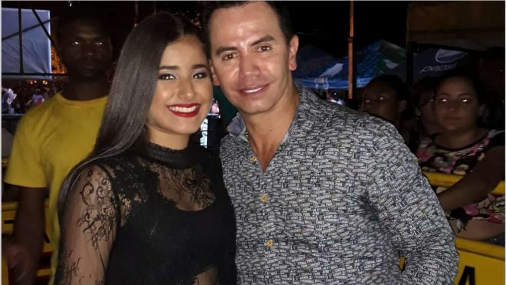 Jhonny Rivera expuso la reacción del papá de Jenny López al conocerlo ¿Se enojó?