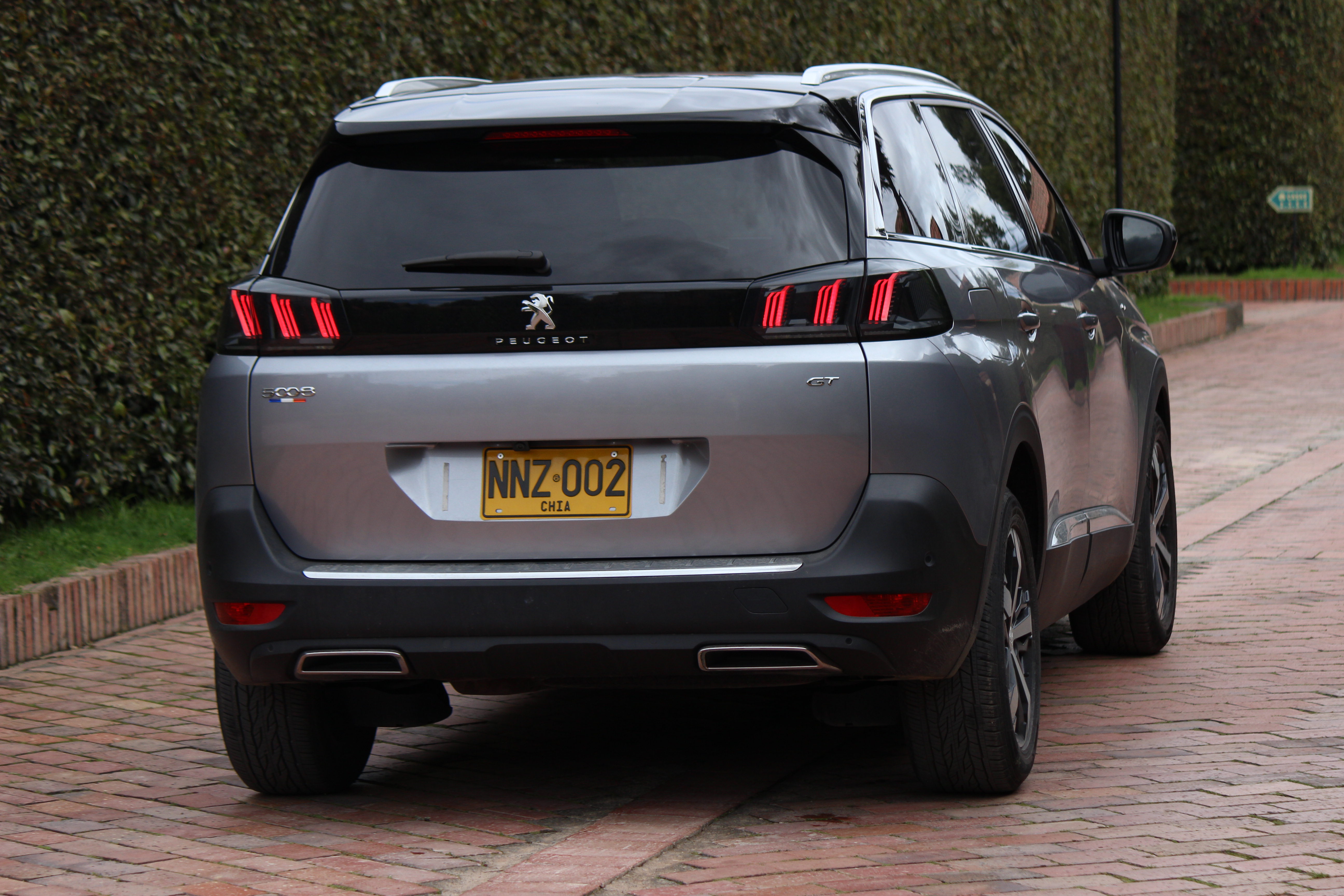 Peugeot 5008.