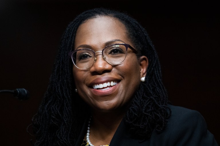Ketanji Brown, nominada por Biden, sería la primera mujer afro en la Corte Suprema