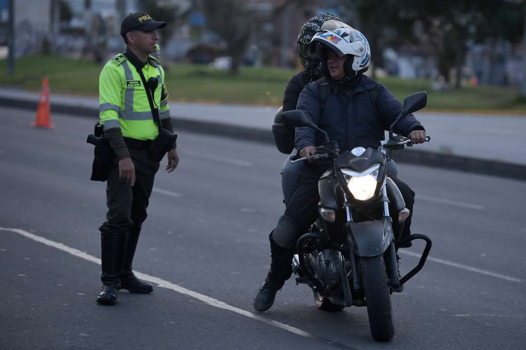 Diferentes aspectos de este día en Bogotá, en el que los habitantes se movilizaron en otros medios de transporte como: Transmilenio, taxis o bicicletas.