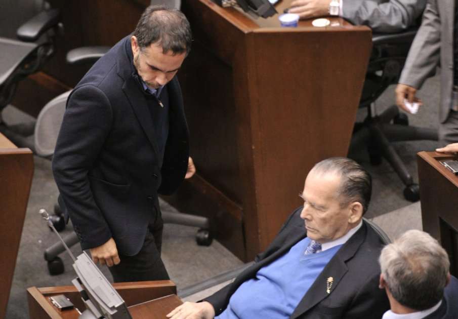 Los senadores Armando Benedetti y Roberto Gerlein, principales contradictores en matrimonio igualitario.