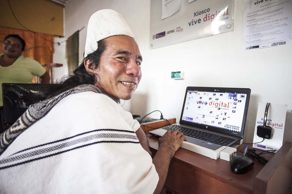 Se han entregado cerca de 140.000 computadores en municipios con población indígena. / Cortesía Mintic