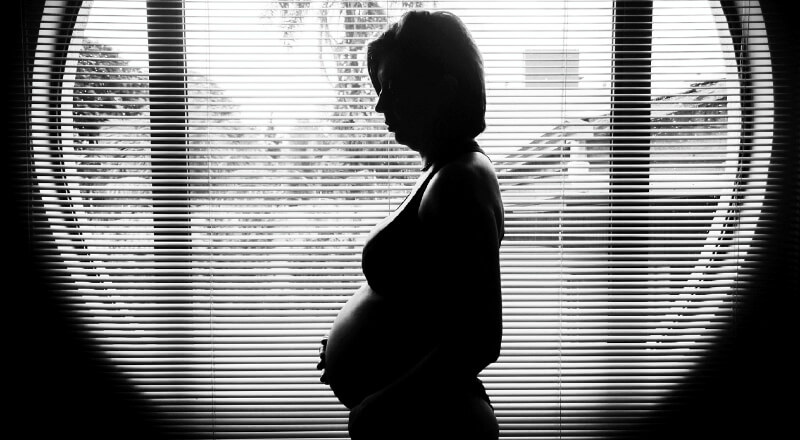Hoy las mujeres tienen en promedio dos hijos, cuya esperanza de vida será de 76 años. / Pixabay