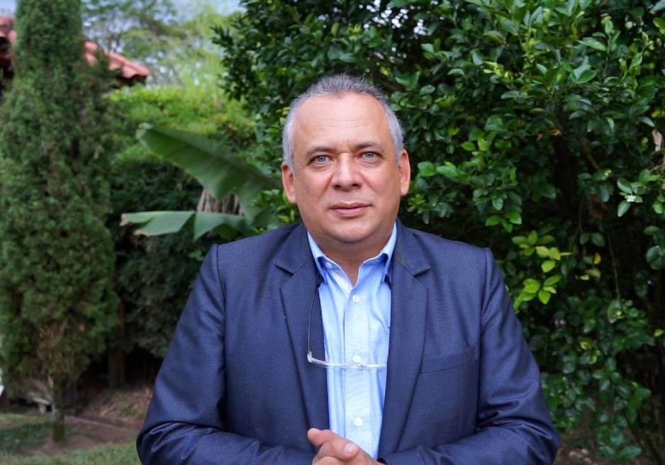 El alcalde de Armenia, José Manuel Ríos, dice que a los habitantes de su ciudad les ha faltado "disciplina social". / Cortesía