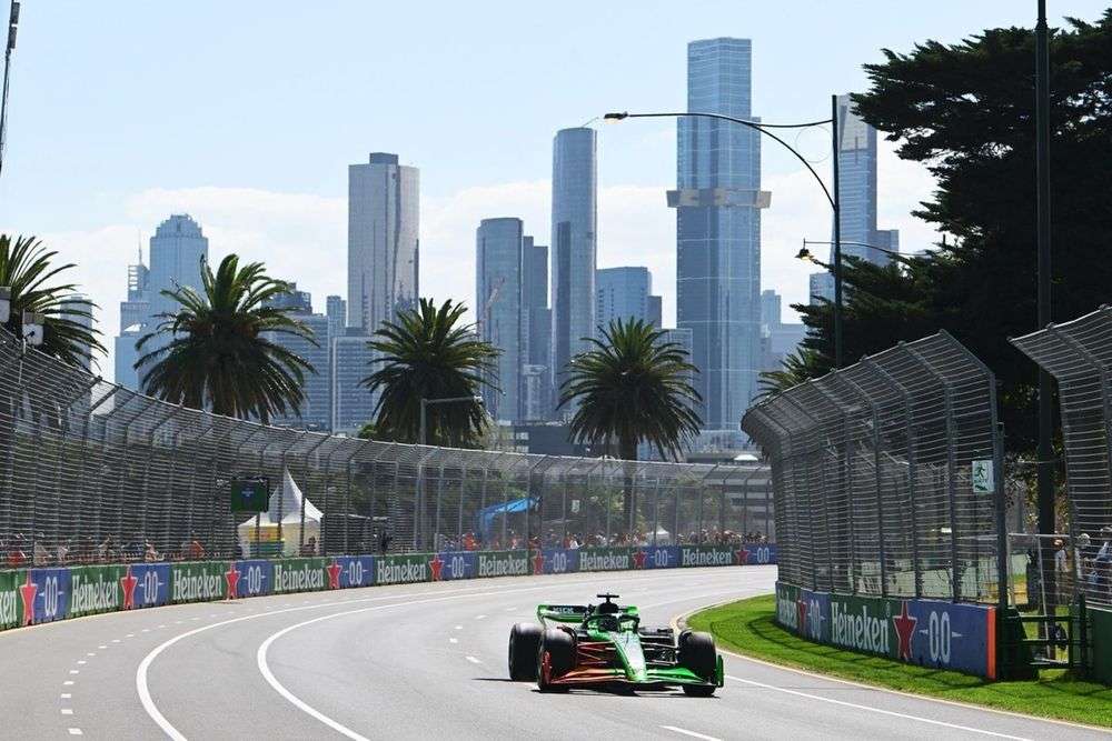 En 2025, Australia vuelve a ser anfitriona de una de las carreras más esperadas del calendario, atrayendo a miles de visitantes de todo el mundo.