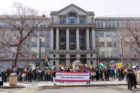 En medio de tensiones con Trump, renuncia la rectora de la Universidad de Columbia