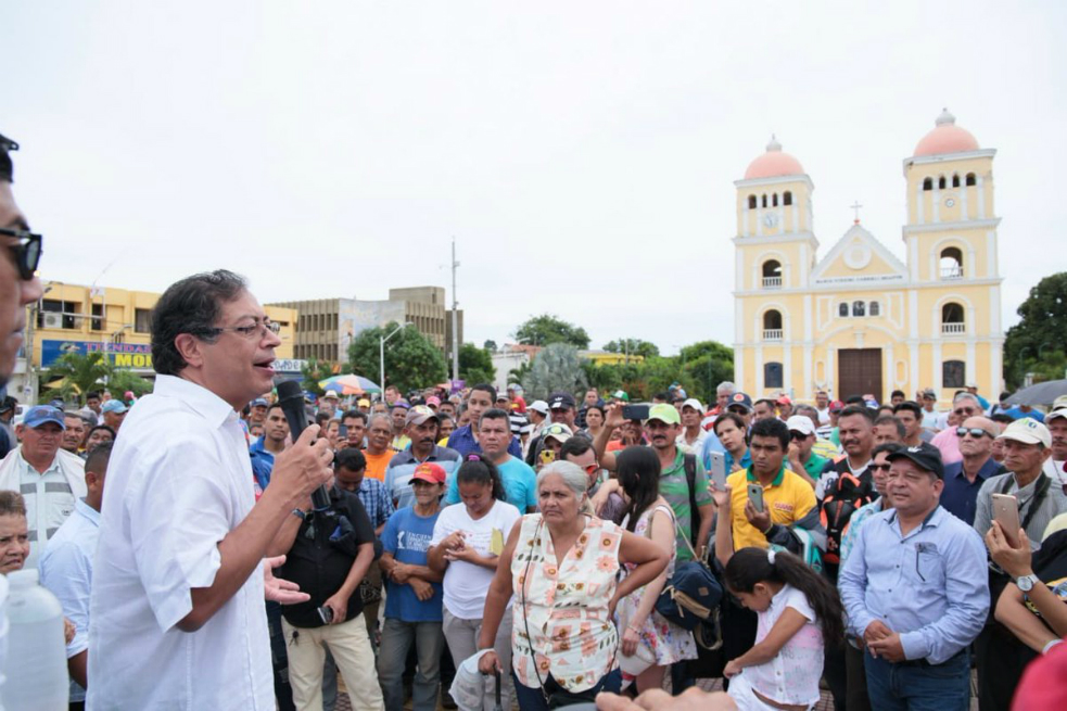 Twitter @petrogustavo
