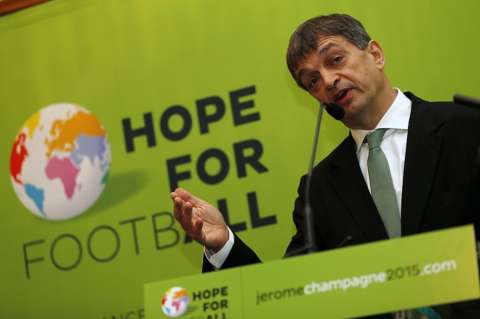 Jérome Champagne, presentó su candidatura a la presidencia de la Fifa