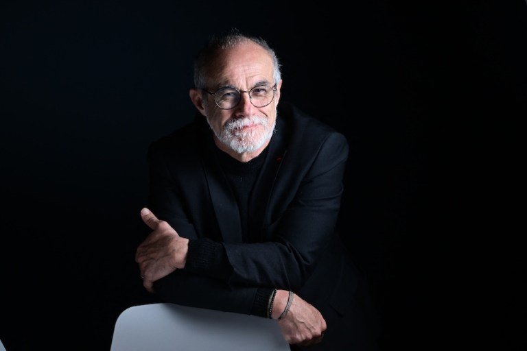 Él es Carlos Moreno, el colombiano creador de “la ciudad de los 15 minutos”