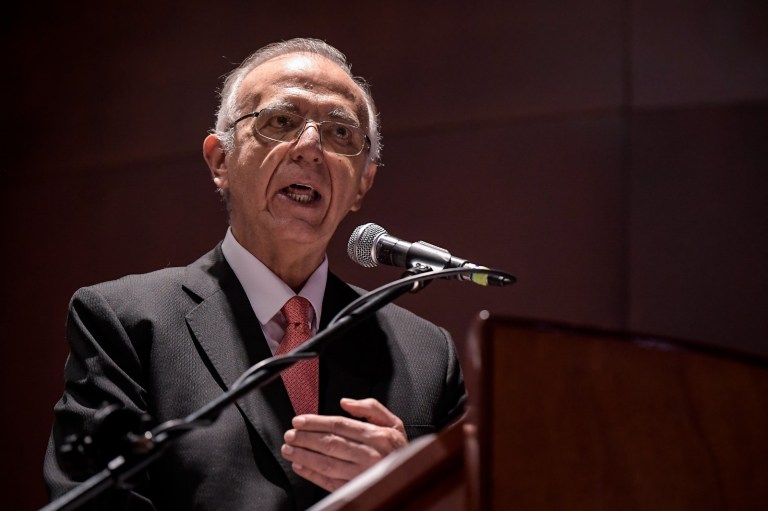 El ministro de Defensa, Iván Velásquez, dijo que será el primero de muchos actos así.