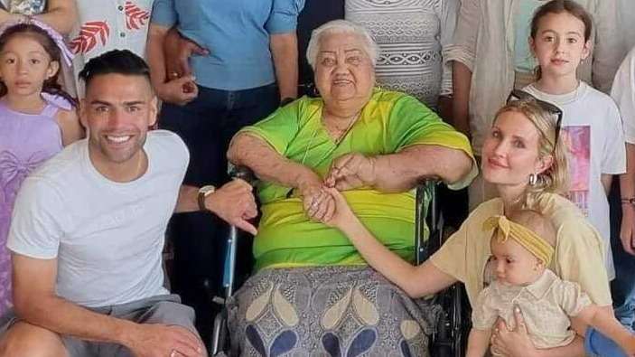 La última foto de Dennis King de García junto a su nieto Falcao García