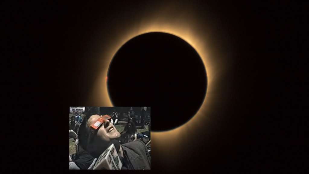 El eclipse total de sol de 1998 en Colombia duró aproximadamente 4 minutos.