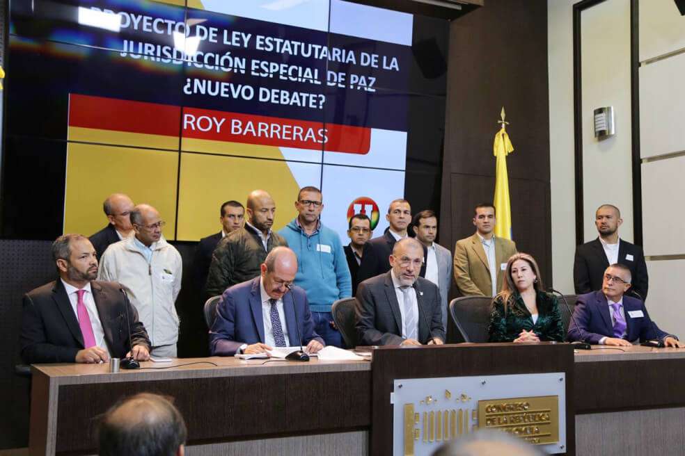 Roy Barreras tramitó hoy la tutela para revivir las 16 circunscripciones de las víctimas del conflicto armado. / Cortesía