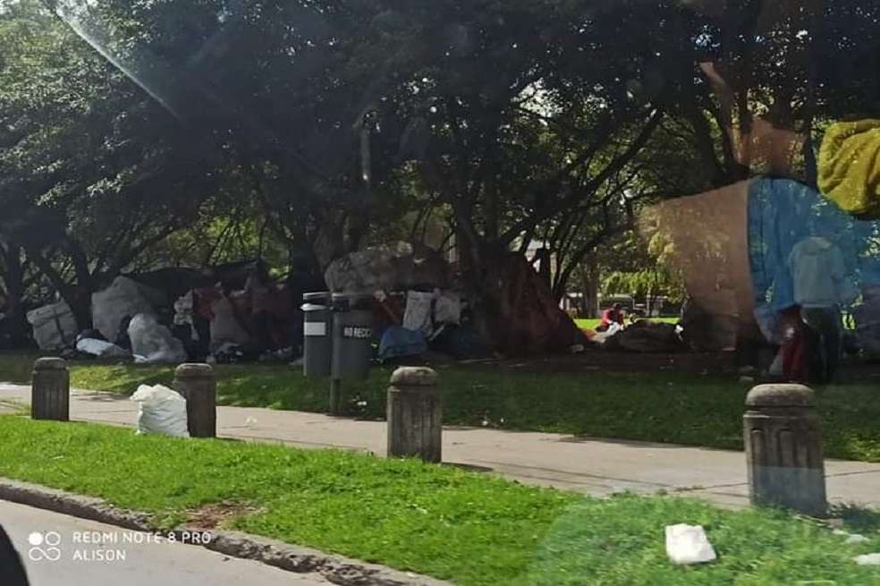 El parque lleva cerca de 10 meses sin ser visto como una zona de recreación y deporte, desde que se convirtió en el hogar de un grupo de habitantes de calle.