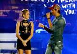 Miley Cyrus, Enrique Iglesias y Gina Rodriguez, presentadores en los Grammy