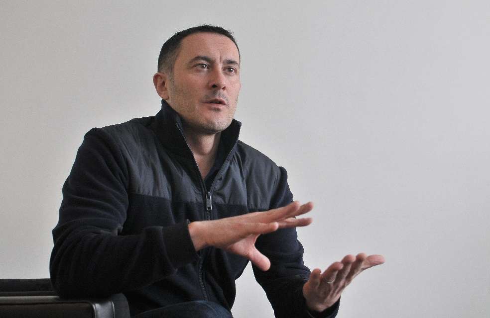 Álex Torres, vicepresidente de Moovit, dice que Colombia es atractivo por sus retos de movilidad y por la penetración de “smartphones”. /Cristian Garavito