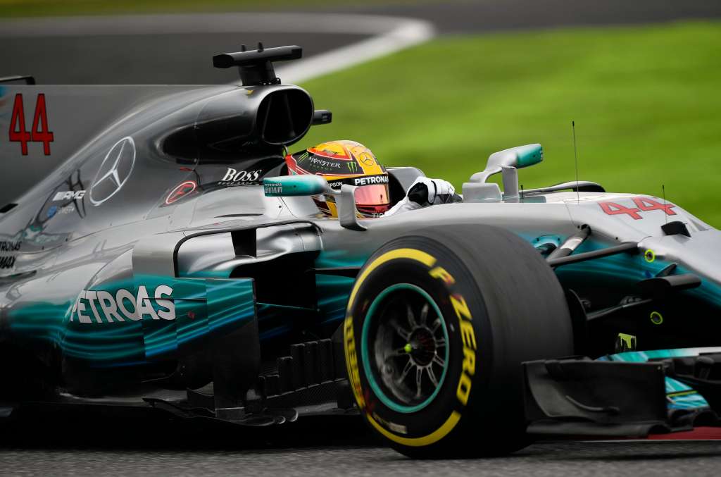 El británico Lewis Hamilton durante las pruebas clasificatorias del Gran Premio de Japón. / EFE