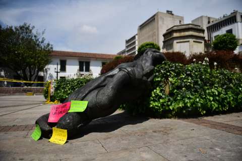 Razones por las que indígenas tumbaron la estatua de Gonzalo Jimenez de Quesada