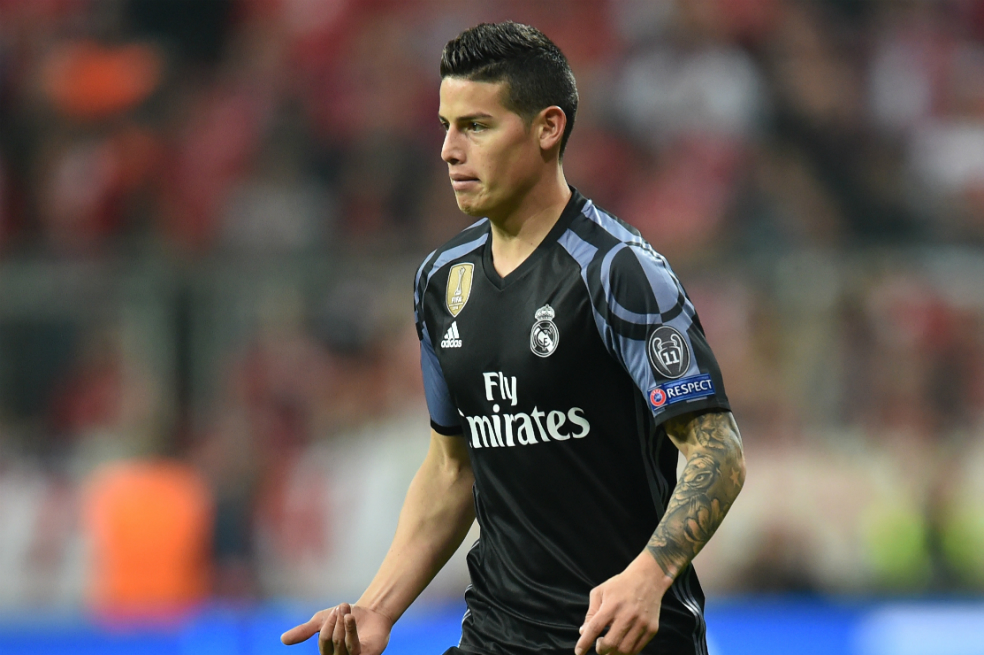El colombiano James Rodríguez, "10" de Real Madrid, durante el juego de la semana anterior frente al Bayern Múnich. / AFP